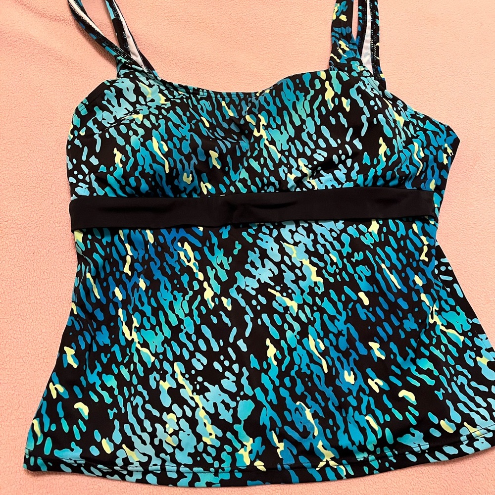 St. JOHN’S BAY Tankini Top—size 18